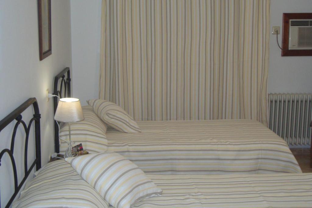 Hostal Alba Taruta Guadalupe  Extérieur photo