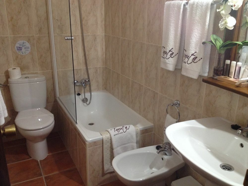 Hostal Alba Taruta Guadalupe  Extérieur photo
