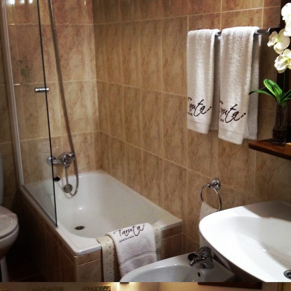 Hostal Alba Taruta Guadalupe  Extérieur photo