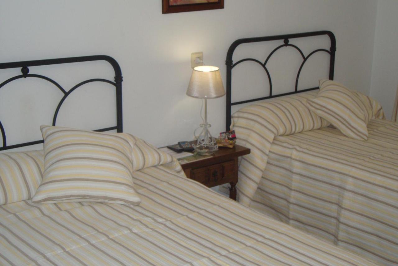 Hostal Alba Taruta Guadalupe  Extérieur photo