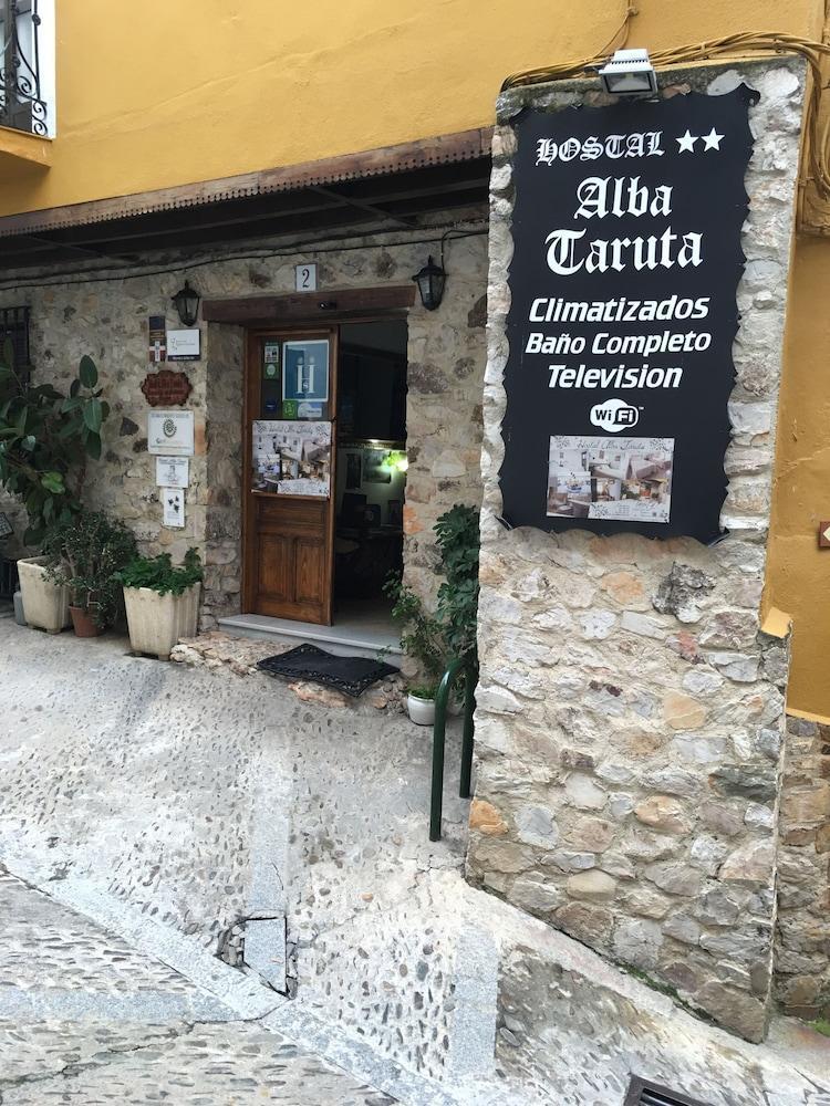 Hostal Alba Taruta Guadalupe  Extérieur photo
