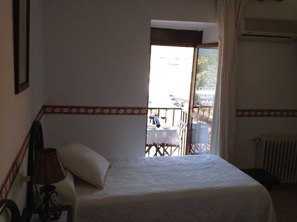Hostal Alba Taruta Guadalupe  Extérieur photo